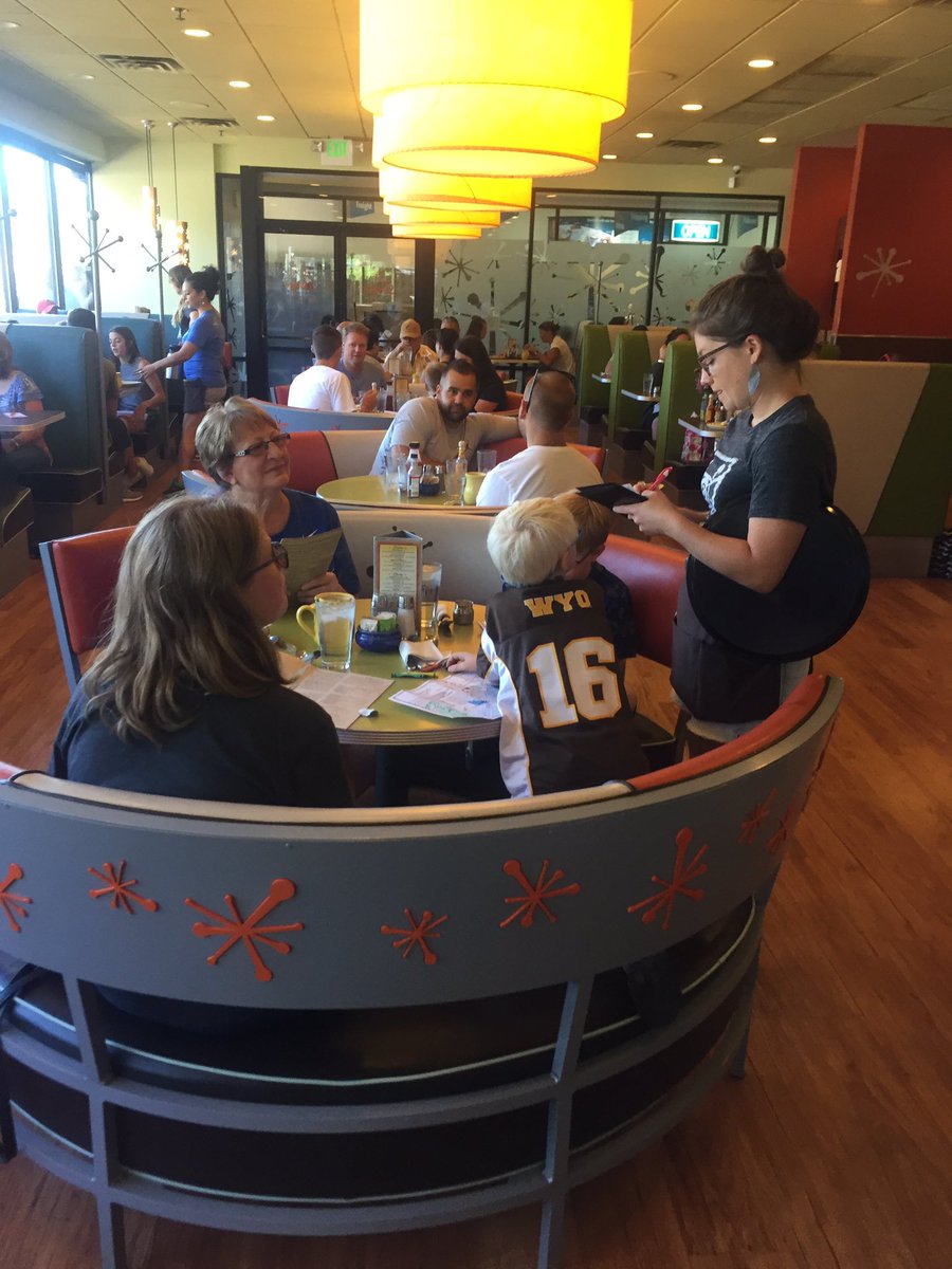 CoachNFulton's tweet photo. @brettsmithqb Sighting in Denver!  #Wyo https://t.co/JGkz43QclF