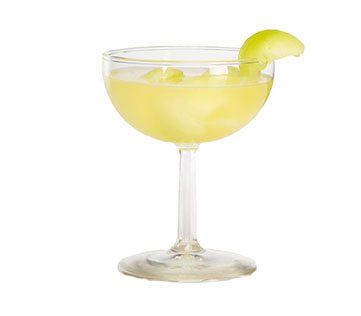 purefourhundred's tweet photo. Summer cocktail season is in! Peek the link for @vidatequila and their Melon Ball Martini. https://t.co/1U0xMXvGmf https://t.co/3oIR34dWLa