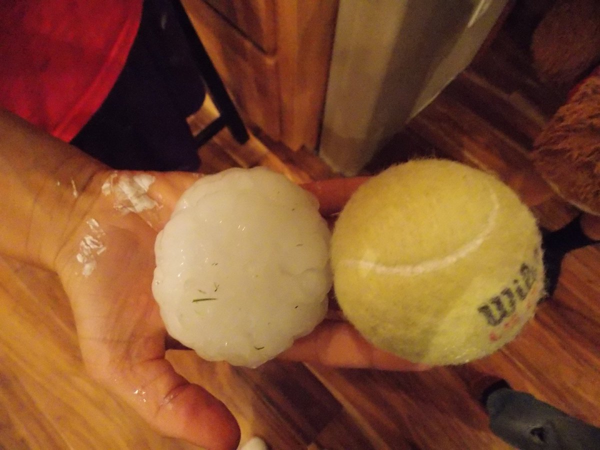 9NEWS's tweet image. WOW! Look at the hail Sheila Allen got near her home in Arapahoe today (about 6 miles west of Kansas State line).