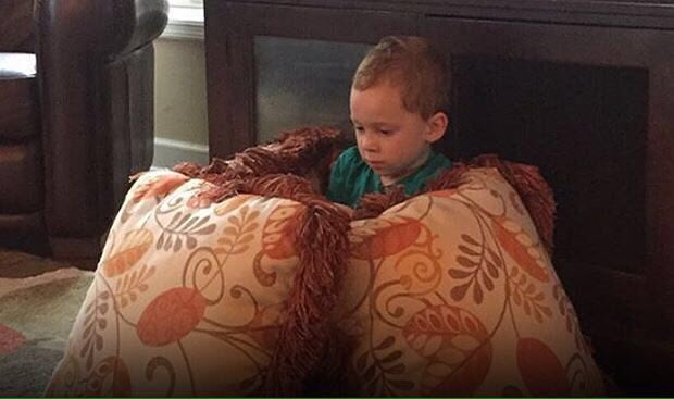 oficialov3's tweet photo. Como eu me sinto quando todos meus amigos saem e eu fico em casa https://t.co/vWWchPxCGq