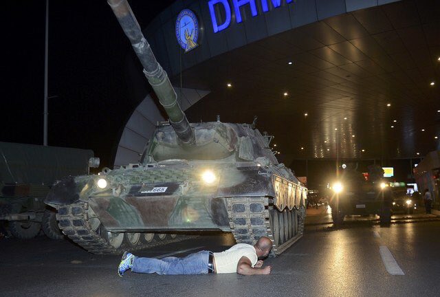 ianbremmer's tweet photo. Another way to stop a tank... https://t.co/tHbDOvhfNh