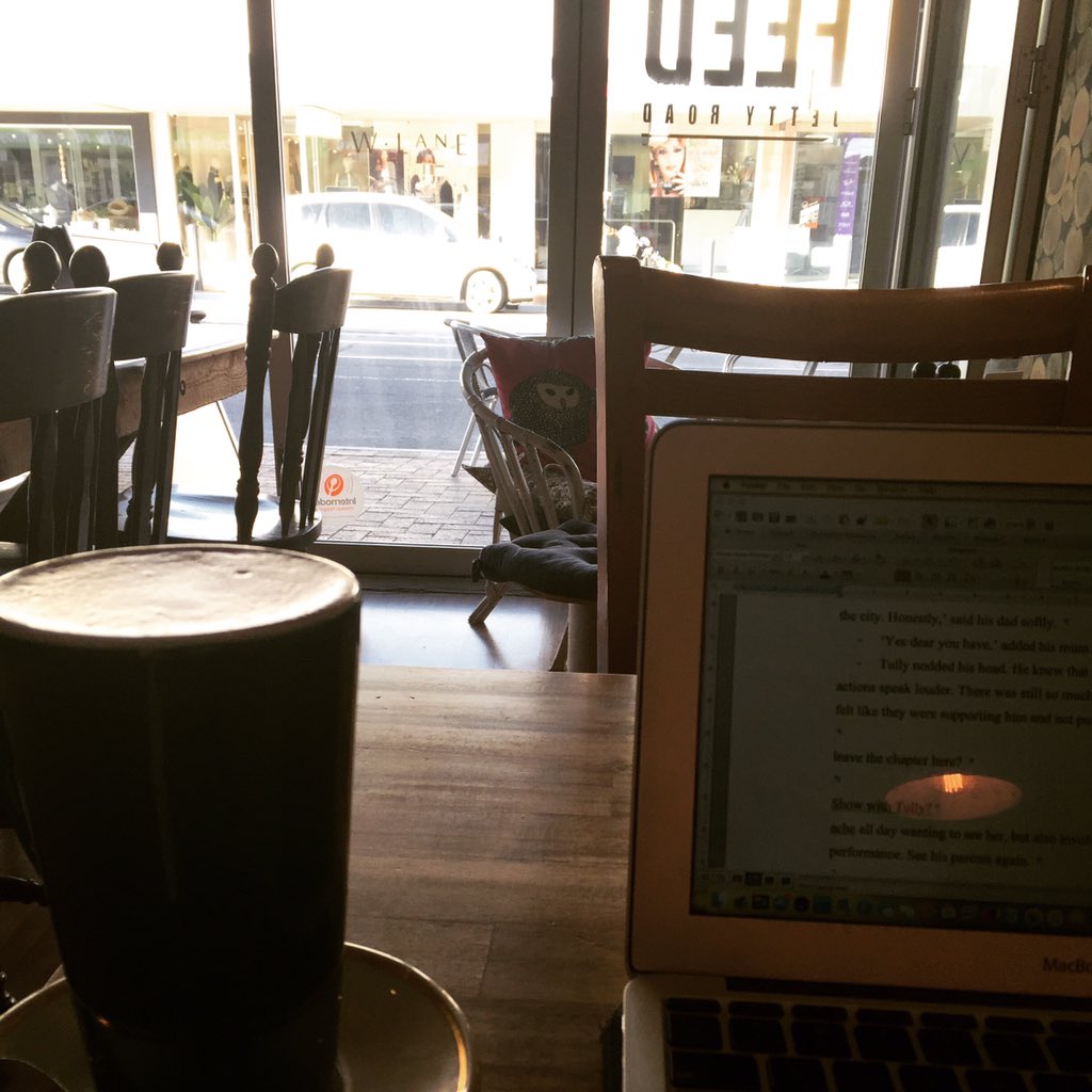 LillianaRose2's tweet photo. Back at my favourite cafe at the Bay #jettyrd #glenelg #amwriting #winter #cold #coffee #fun #stealingtheshow #feed https://t.co/FecBDwrXMz