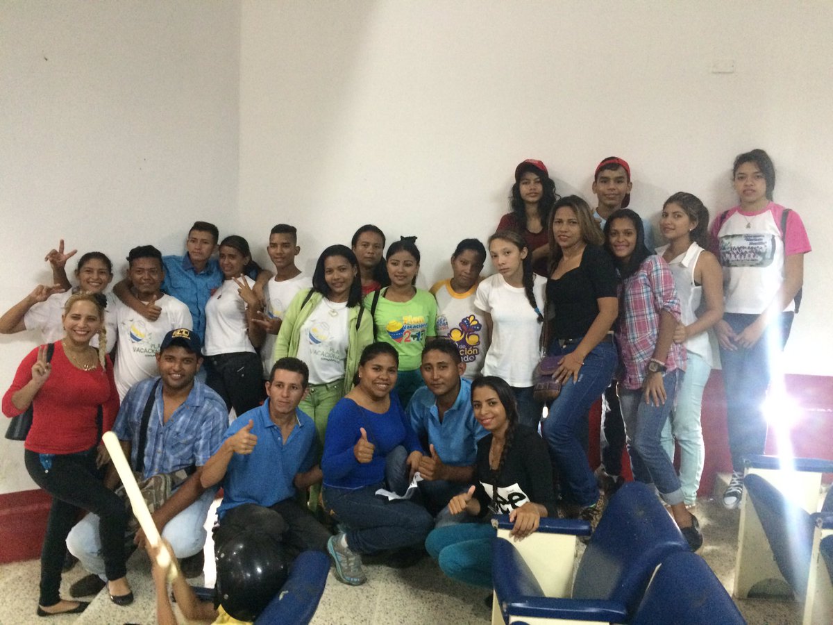 balzacarlos's tweet photo. Juventud de Valle de la Pascua #Guarico acompañando al Gobernador @rerchacin https://t.co/c32ewoFowc