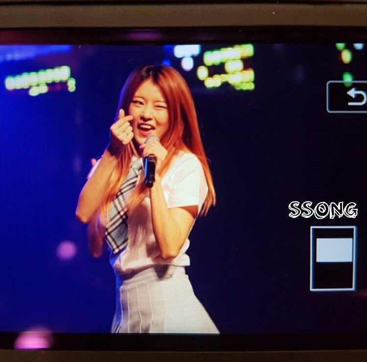 Twinkle_intl's tweet photo. 160715 || Sujin @ Cheer Charity Concert #트윙클 https://t.co/3g6VtkgxpF