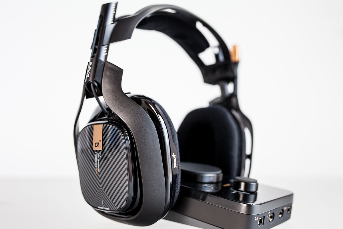 ASTROGaming's tweet photo. Win an A40 + MixAmp TR @ #EVO2016! Enter @Gaming_Gen's Daily Booth Raffle for your chance to join the #ASTROfamily! https://t.co/GPKqiM3YkB