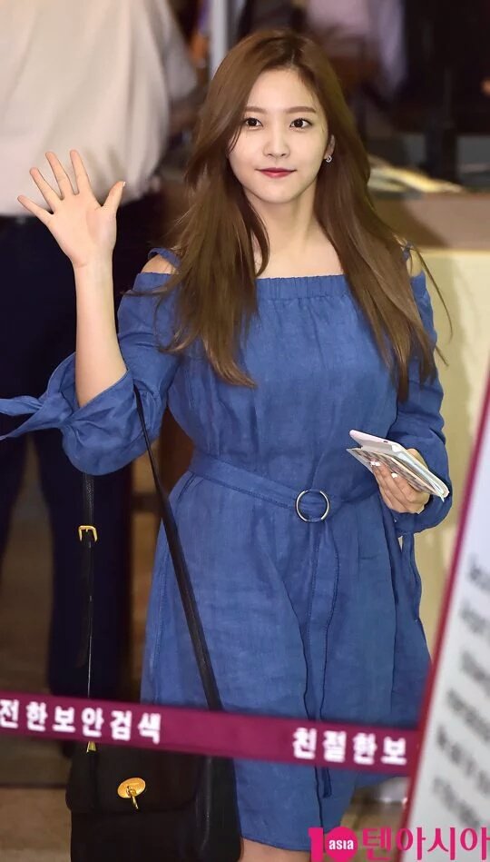 archiveyeri's tweet photo. 👗👢 https://t.co/o3o8Esb3g3