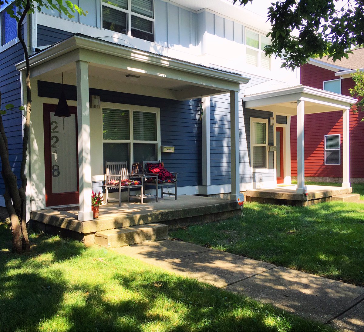 CoreCentral_317's tweet photo. You know you want to drink some ice cold lemonade on this porch. #fallcreekplace #coreredevelopment https://t.co/LIpR3iOT0k