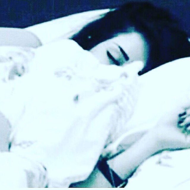 fofo35912's tweet photo. تصبحوووون ع خير😴😴 https://t.co/IefQpV8Kir