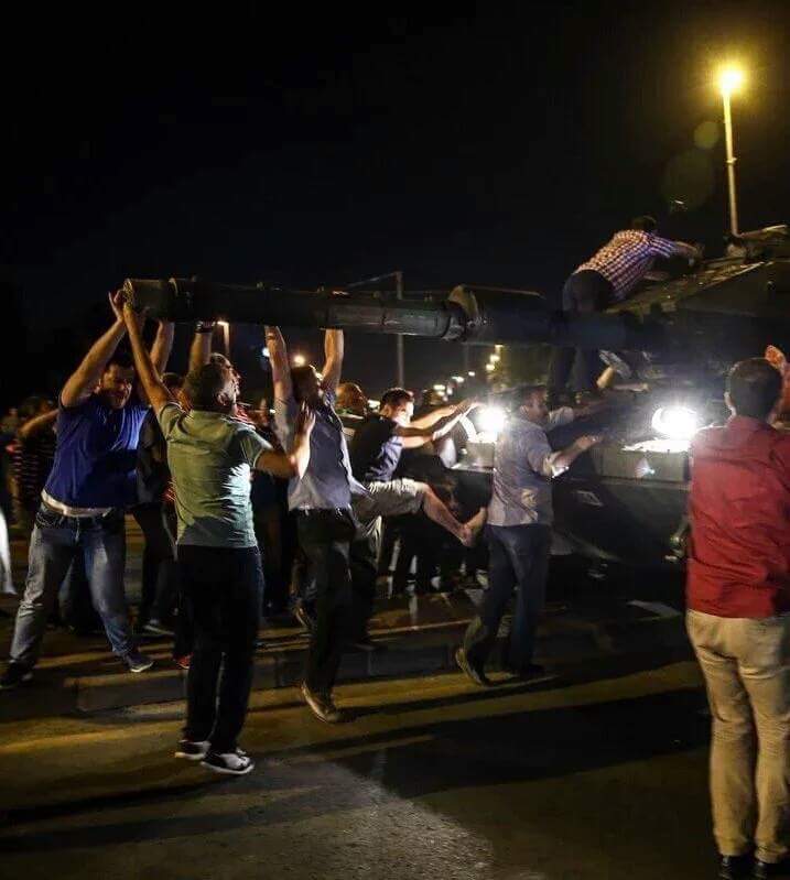 farhanmalik870's tweet photo. Jst 1 cal nd nation stood up, that's how v say Great leader Great nation #WeSupportErdogan https://t.co/UUiBWjom5X