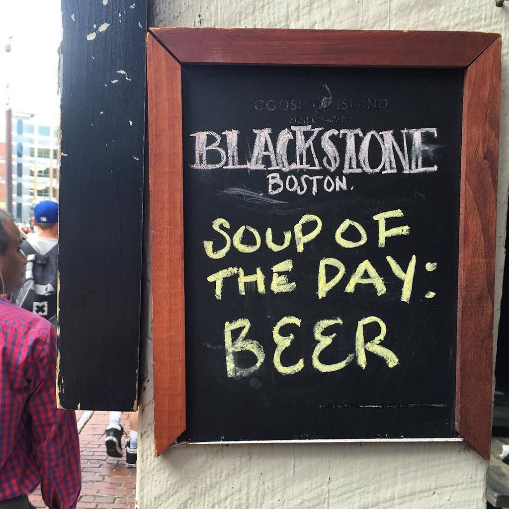 MsElenius's tweet photo. #soupoftheday #soupdujour in #Boston is #beer at #blackstonepub #goodone #nice #illhaveone… https://t.co/VmnGbGPX1g https://t.co/DyN5lS3GPX