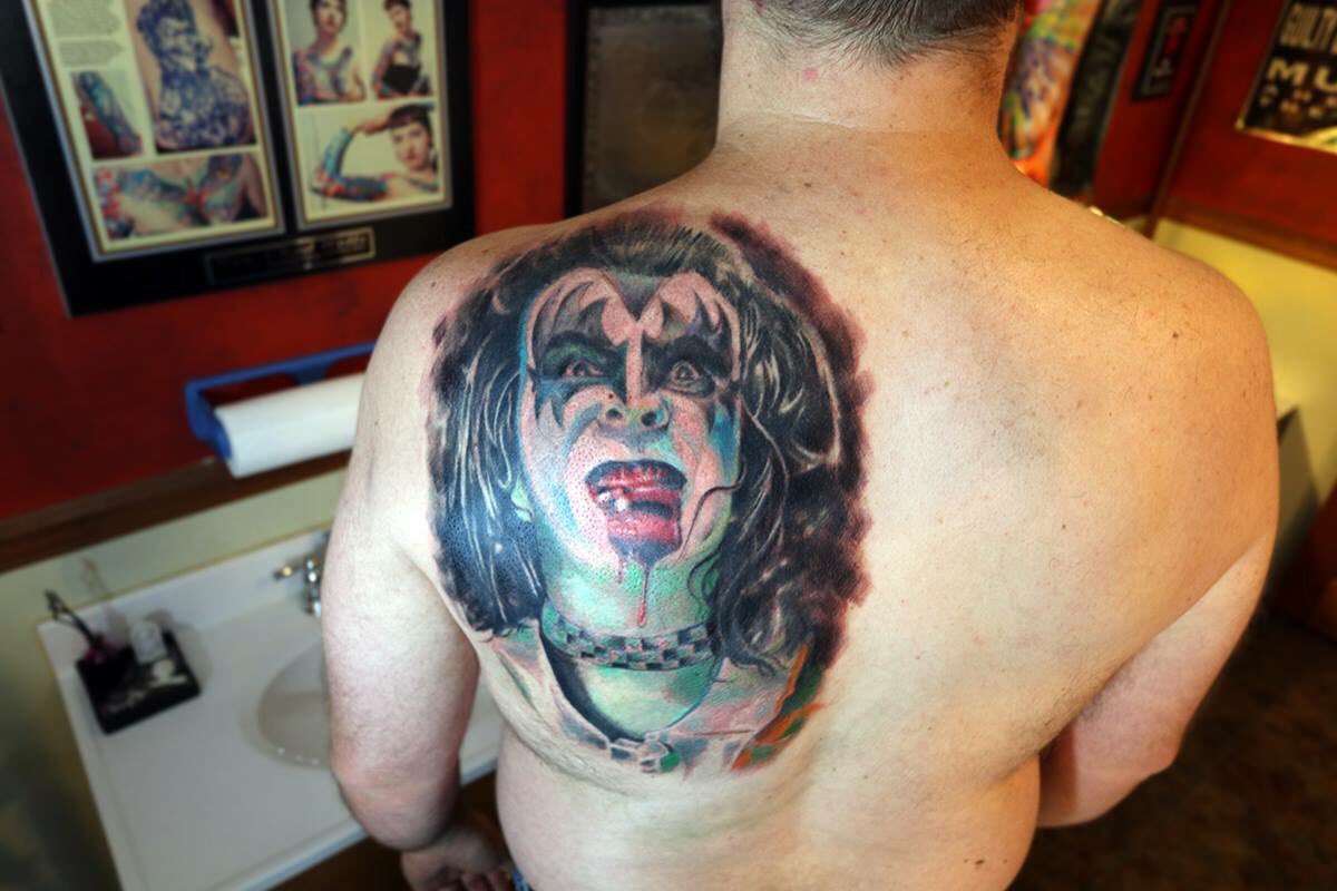 ClarkMatt's tweet photo. This badass @genesimmons Demon on my back by @RevWells is almost finished. I love it. https://t.co/OQe1CKsng8