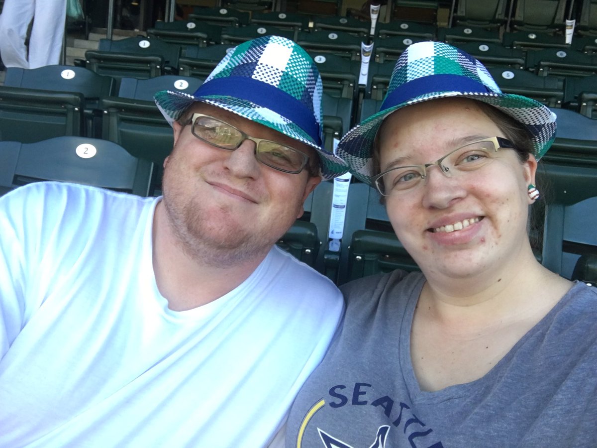 Scheidegger317's tweet photo. Date night with the Hubby! Happy bday Safeco! #FedoraNight #GoMariners #whereiroot @Mariners @diggerjamesjr https://t.co/ciiMBOXDxh