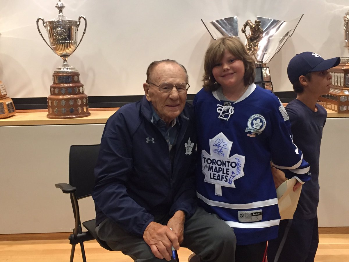 DinzPRM's tweet photo. Faith with a Leaf that has his name on the cup!  What a great guy!
#LeafsHS https://t.co/xOxERaTwIo