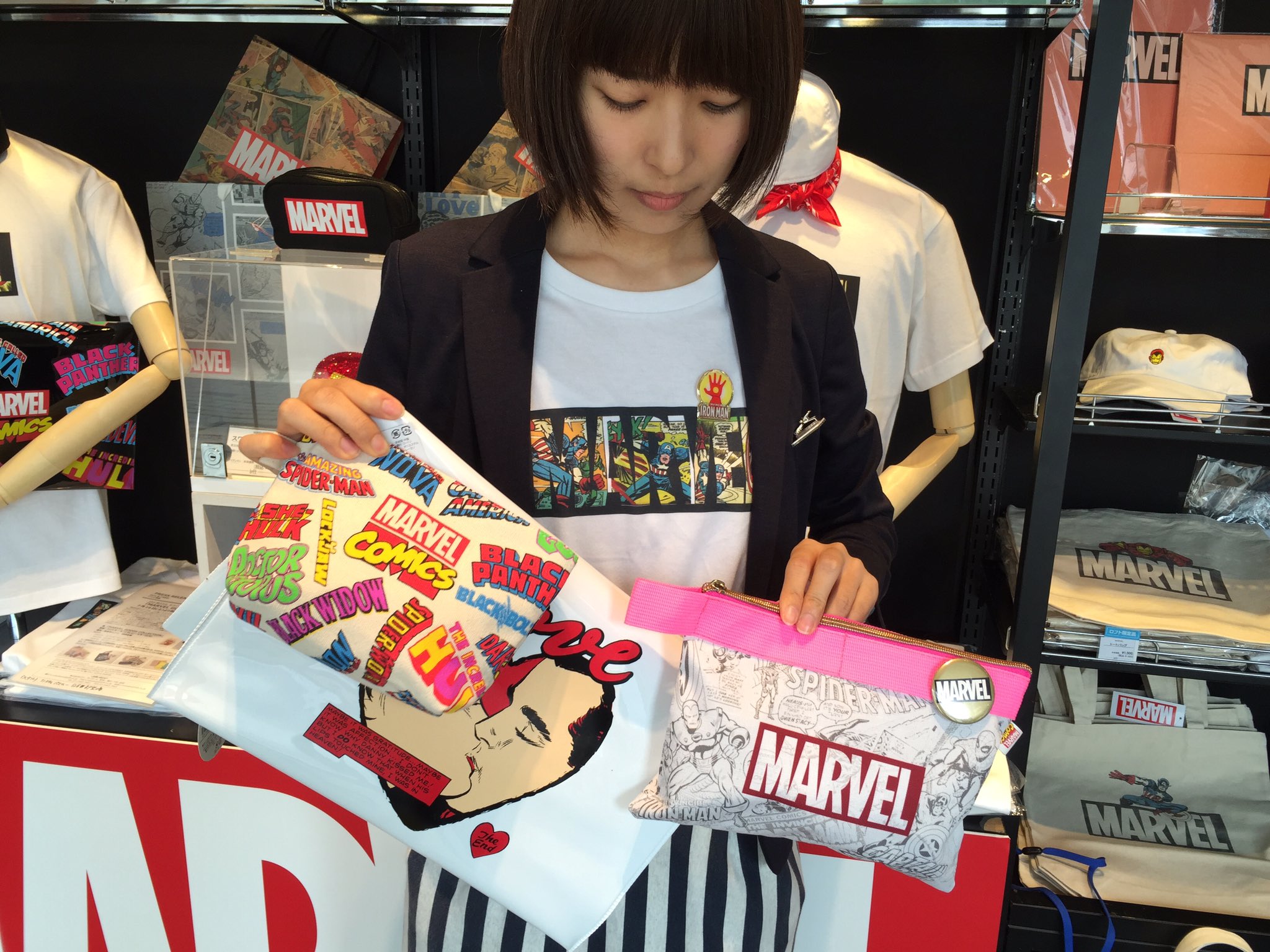 ロフト公式 Su Twitter マーベル女子向けのポーチやクラッチバッグも取り扱いしております パステルカラーのペンケースもかわいいですね T Co Xfy8ia8klp Twitter