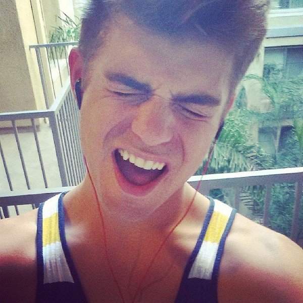 GarrettArg's tweet image. 😆