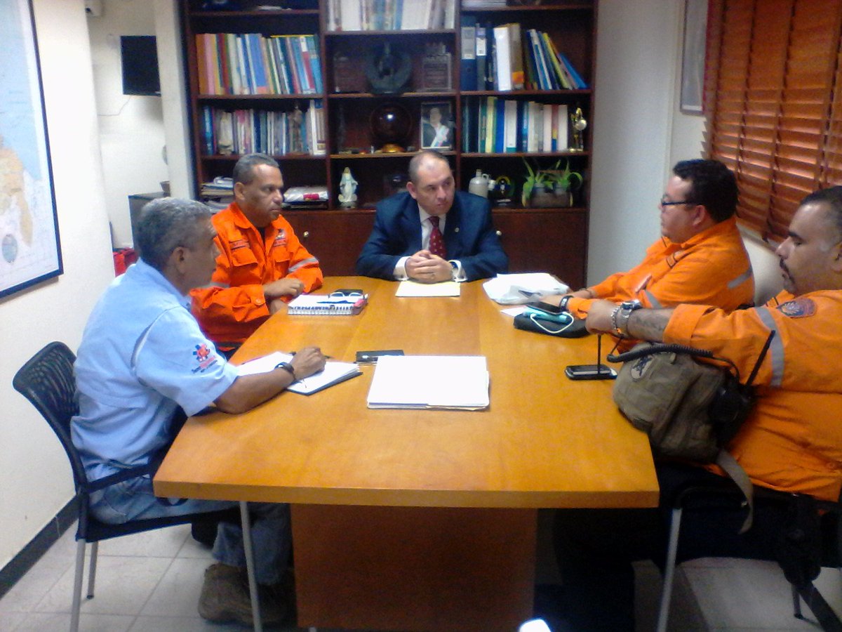 Voluntarios (as) tweet media