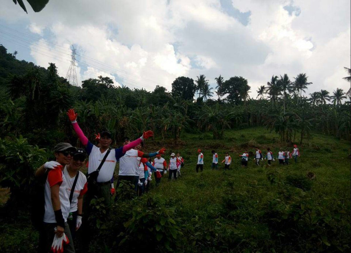 unionbankph's tweet photo. #UnionBank joins Aboitiz Groupwide Simultaneous Tree Planting #GoGreen #IAmAVolunteer #Sustainability #MakeDaDiff https://t.co/vPlXsyx5Rt