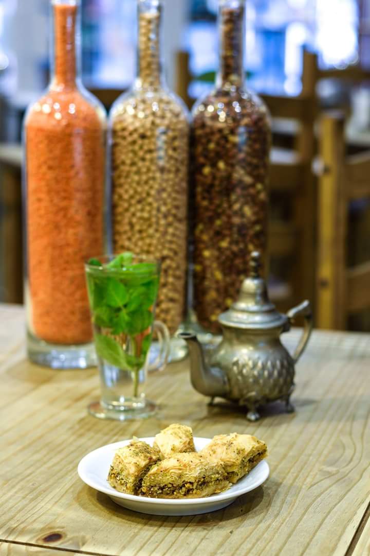thecheekypea's tweet photo. Fresh mint tea kind of day!
#mint #tea #mintea #relax #comfortfood #tea #freshhomemade #fresh #baklavas #weekend https://t.co/fgQTKbsv9x