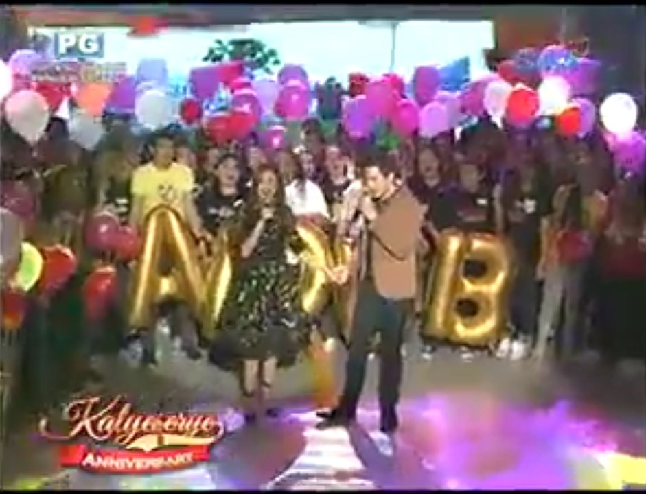 MAINEnatics_BTS's tweet photo. WE ARE NOT JUST ALDUBNATION, WE ARE FAMILY UNITED BY 💜
PORDALAB
😘💑😍

@mainedcm @aldenrichards02
#ALDUB1stAnniversary https://t.co/NdlKys0jS0