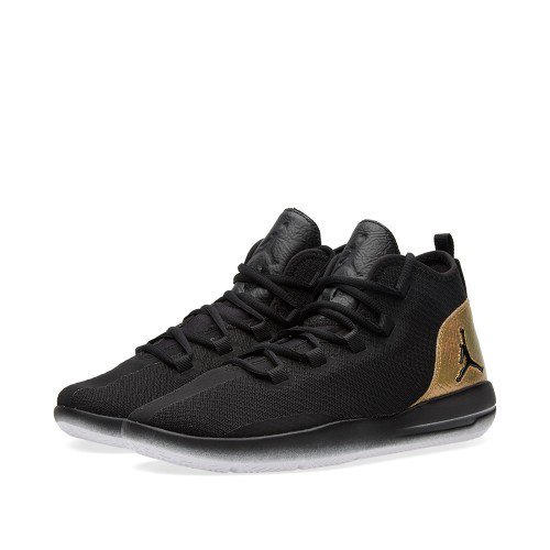 Sneaker Shouts™ tweet media