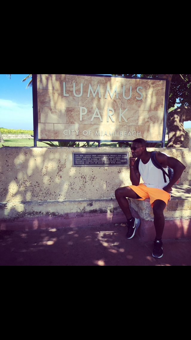 HeIsBlanchard's tweet image. The Thinker...SOBE edition , #freeblanch , #sobe , #weightforit , #getmoney