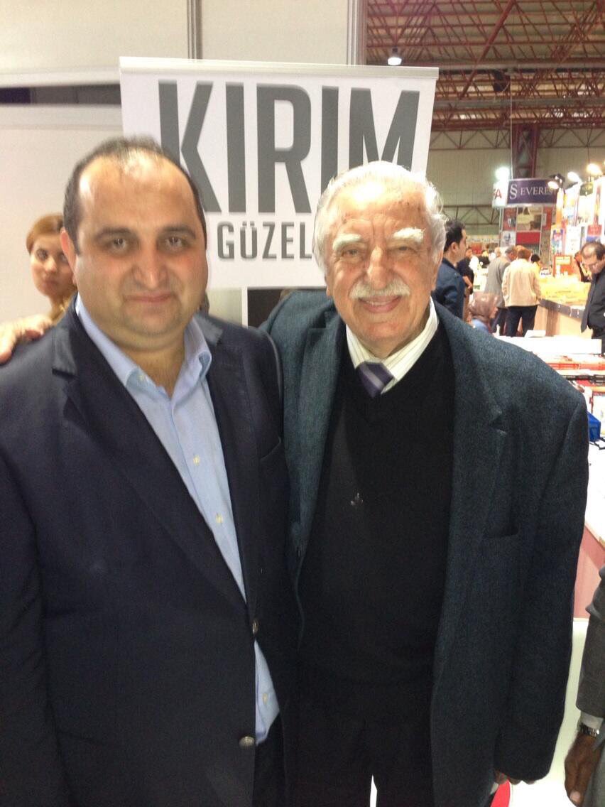 akskali's tweet photo. Değerli hocam,Işık insan, Türkiye aşığı ,İstanbul beyefendisi,hocaların hocası, Rabbim mekanını cennet eylesin !! https://t.co/dgVZJ7J3cj