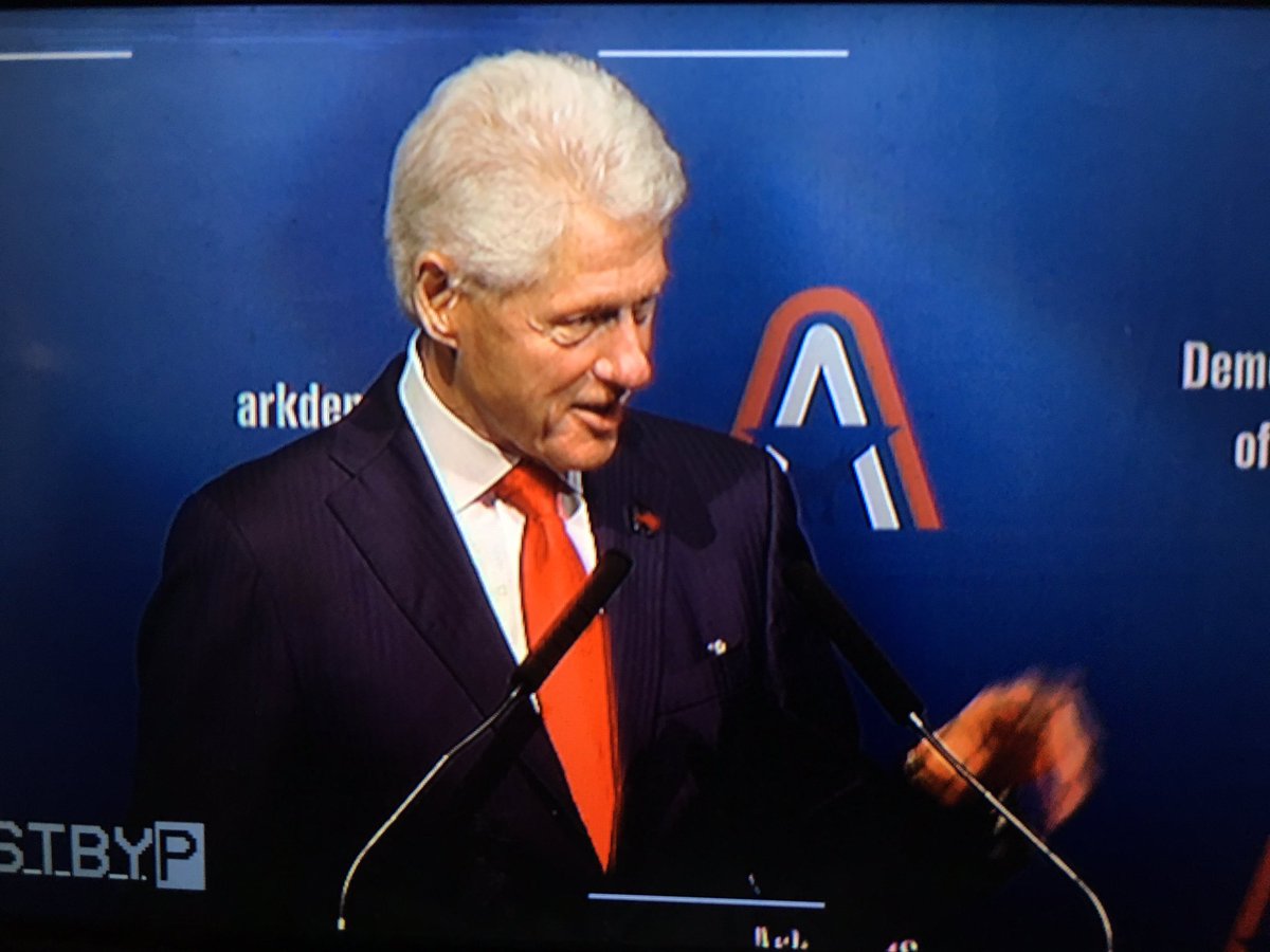 Sarafina_James's tweet photo. President Bill Clinton addresses a crowd of over 2 thousand at the 35th Annual JJ Dinner. #lastJJ https://t.co/8e9gMXZeqt