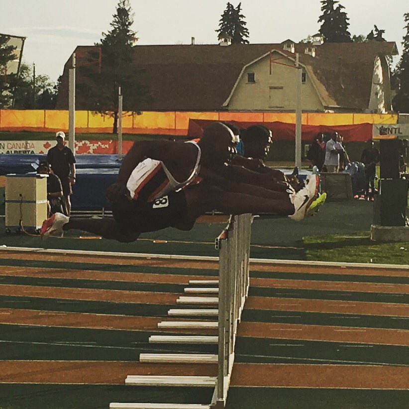 ATHXperformance's tweet photo. Front row seats at the @TrackTownCAN Classic. #joblove #perksofbeingthebest #rvhedmonton #thebase https://t.co/ujcGxCz3WQ