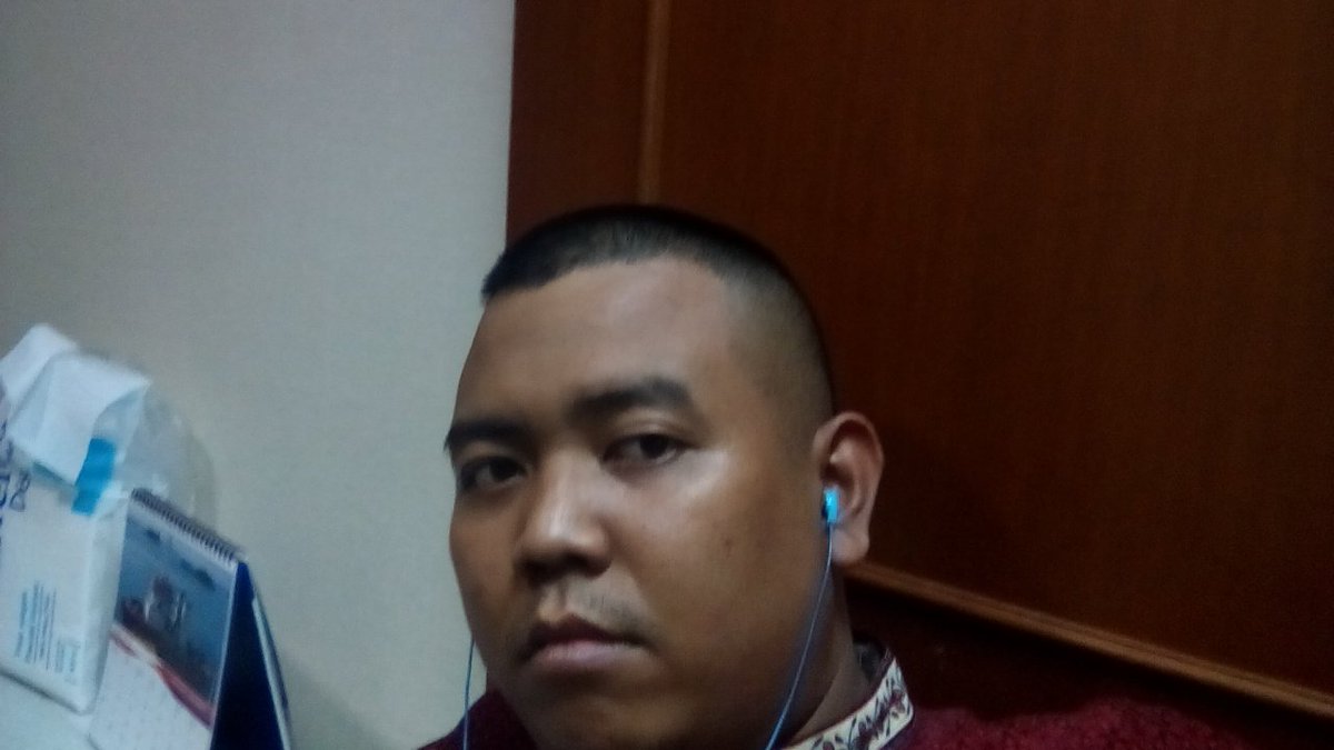 andreas_danton's tweet photo. Memonitor bos lg miting https://t.co/wOB993hmY2
