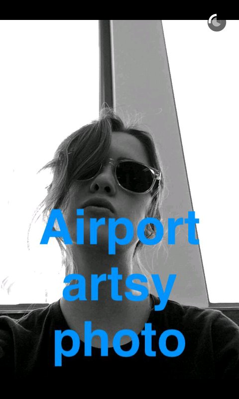 Laura_R5_Raura's tweet photo. @lauramarano via #snapchat 
Es una nena...😍😍❤ https://t.co/8lEkMlTLVi