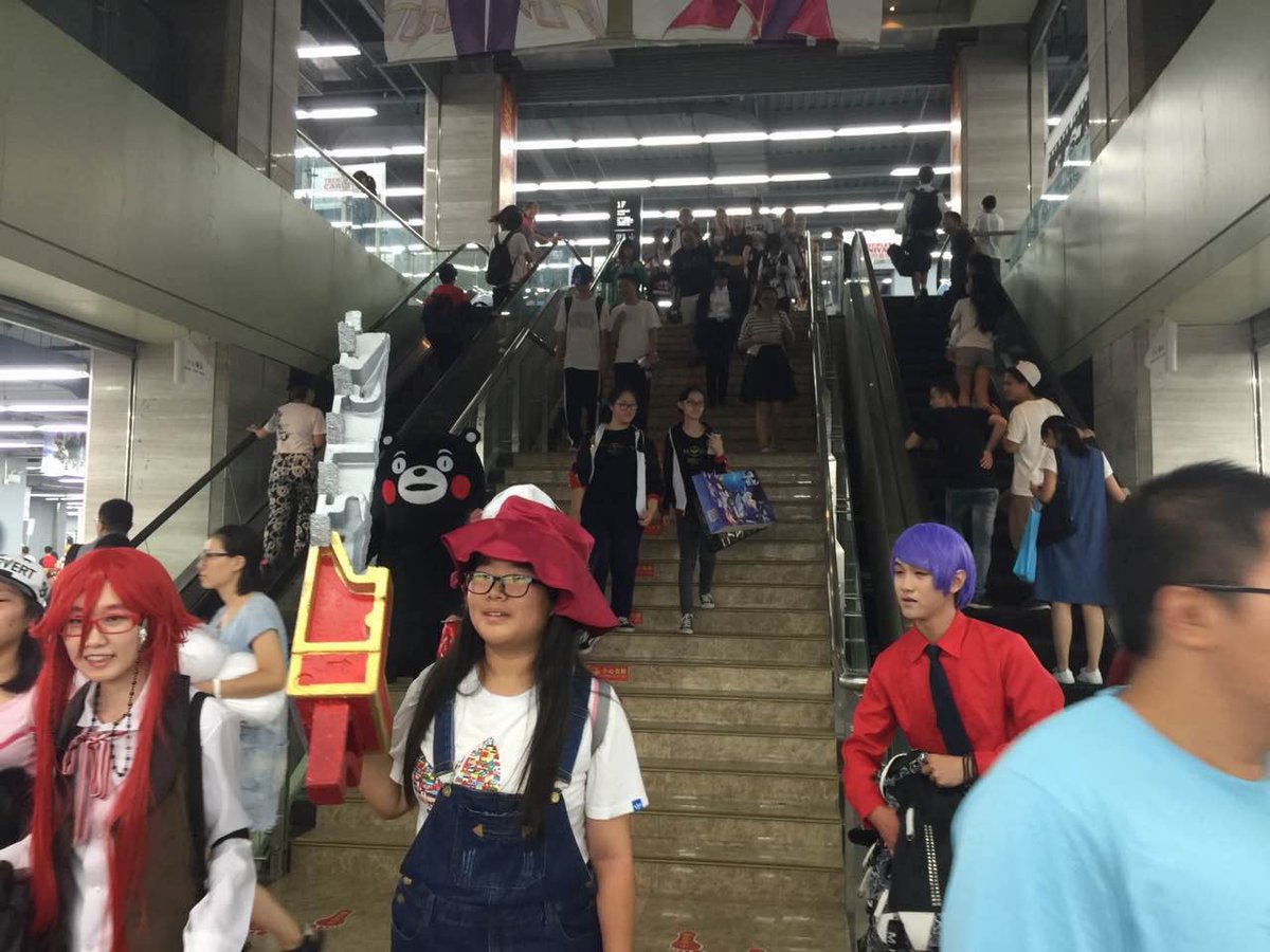 MYC_Channel's tweet photo. 【#MYC14】
中は、地上1階地下1階がイベントスペースになっており、押しつぶされる心配はな……い…ことないですね!!やっぱり人は多い!!油断すると人の波に飲み込まれるゾ!!
……MY…
٩( ◉C◉)و…サブカルダイスキィ…💓 https://t.co/nTpLE345uC
