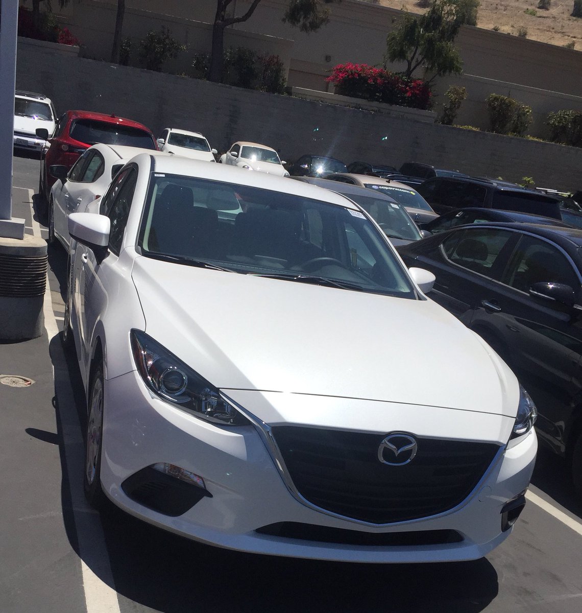 Emilyyyy_G's tweet photo. Bought a thing today π #2016Mazda https://t.co/cXszgYDy4z
