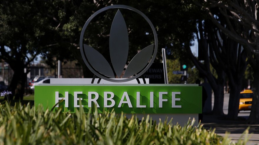 MarketWatch's tweet image. Herbalife will pay $200 million to the FTC to avoid being classified as a pyramid scheme on.mktw.net/29W7G53