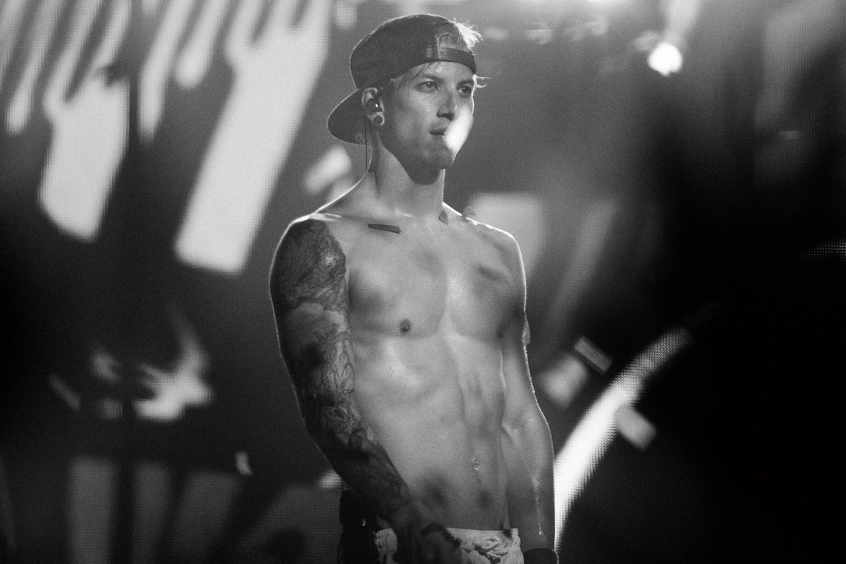 twenty one pilots tweet media