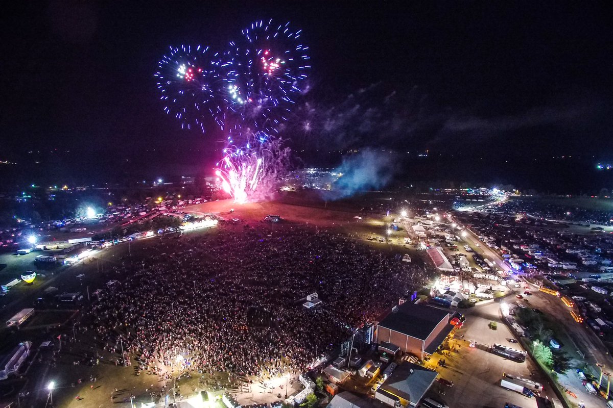 JamboOfficial's tweet photo. Thank you Jambo fans for making Day 2 a blast! #JITH2016 https://t.co/c6BfcpARtp