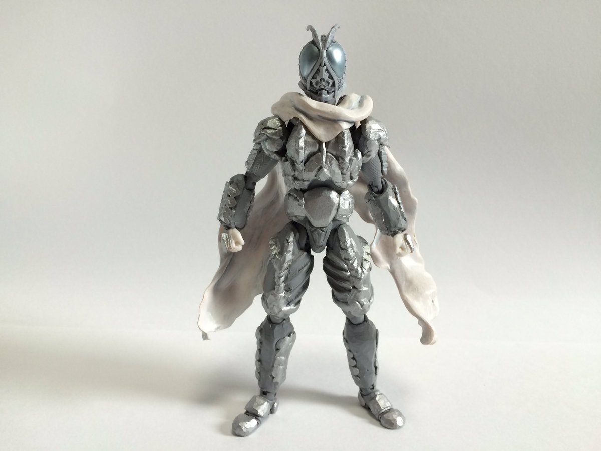 完成しました。 S.H.Figuarts. アークオルフェノク 4枚目は改修前の