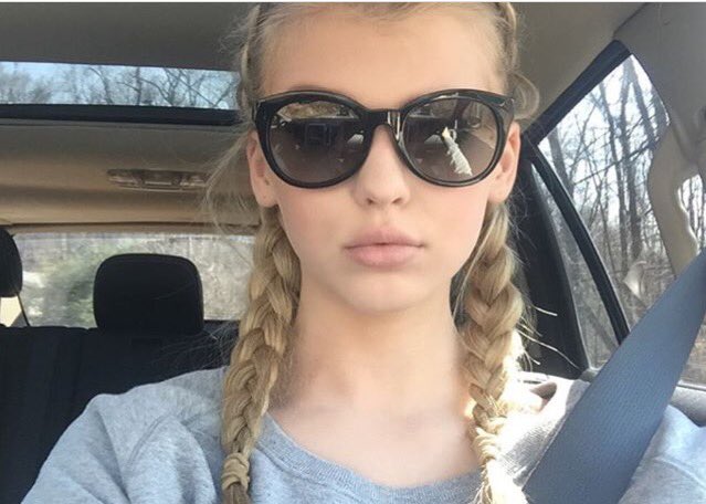 hi im everly be my friend because ariel is my only friend and she sucks:)