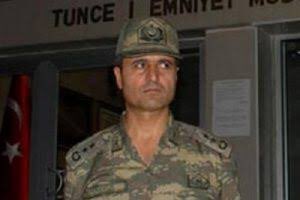 Bursa'da yönetime el koyuyorum deyince Garnizon Komutanı'nca tokatlanıp gözaltına alınan Albay Yurdakul Akkuş.