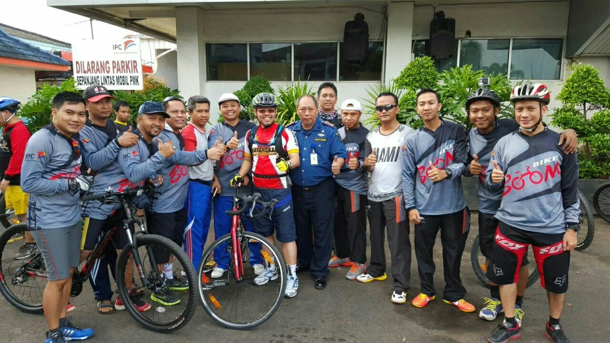 IPCPalembang's tweet photo. Boombikers gowes bersama Dekom @indonesiaport https://t.co/SvlgTYtP89
