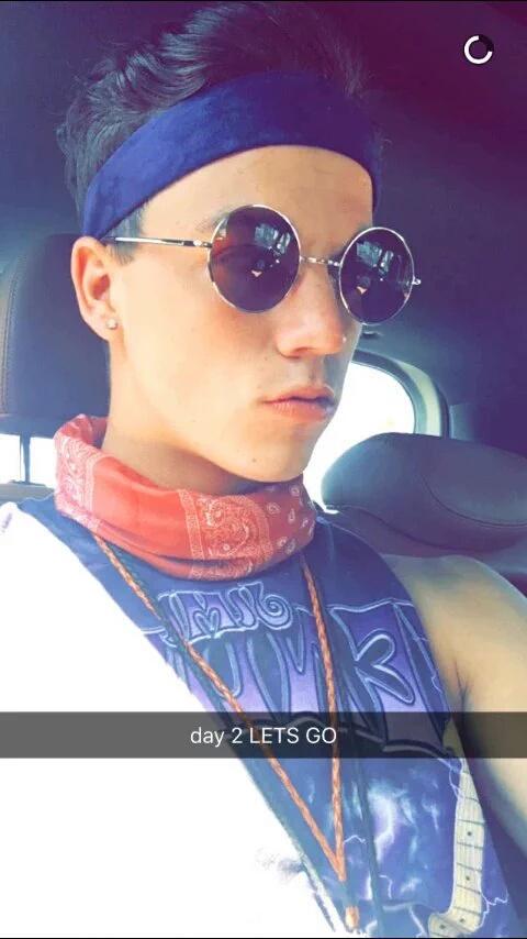 yrgurlcaroline's tweet photo. My #TeenChoice for #ChoiceSnapchatter is @taylorcaniff     ❤😍😙 https://t.co/iE4qg8aXXy