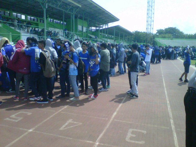 CVB_Redex's tweet photo. Pengarahan sebelum berangkat ke GBLA #PersibDay https://t.co/MsFNRCRYHf