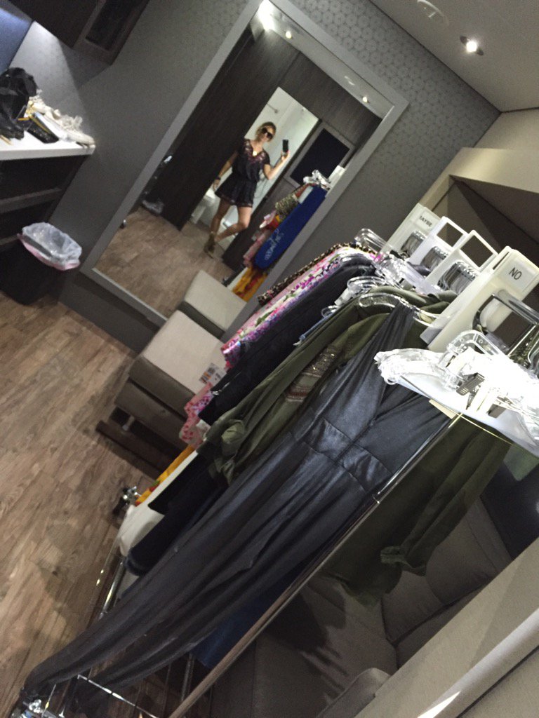 Lady_K_XXX's tweet image. Victory is mine .. #hardworkinchick #fitit #OnSet