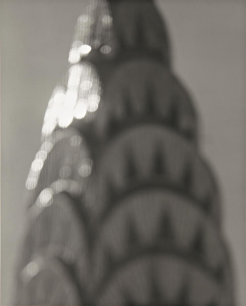 hiroshi_art's tweet photo. Chrysler Building - William Van Alen, 22×18in, Sold for $47,500 USD #hiroshisugimoto https://t.co/hkfgkdiBLF https://t.co/rKs9OwhkPd