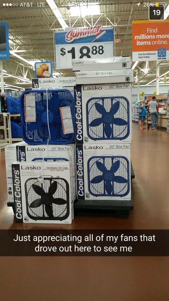 B1Trent's tweet photo. Walmart was a trip😂 https://t.co/lOeAlCwRW1