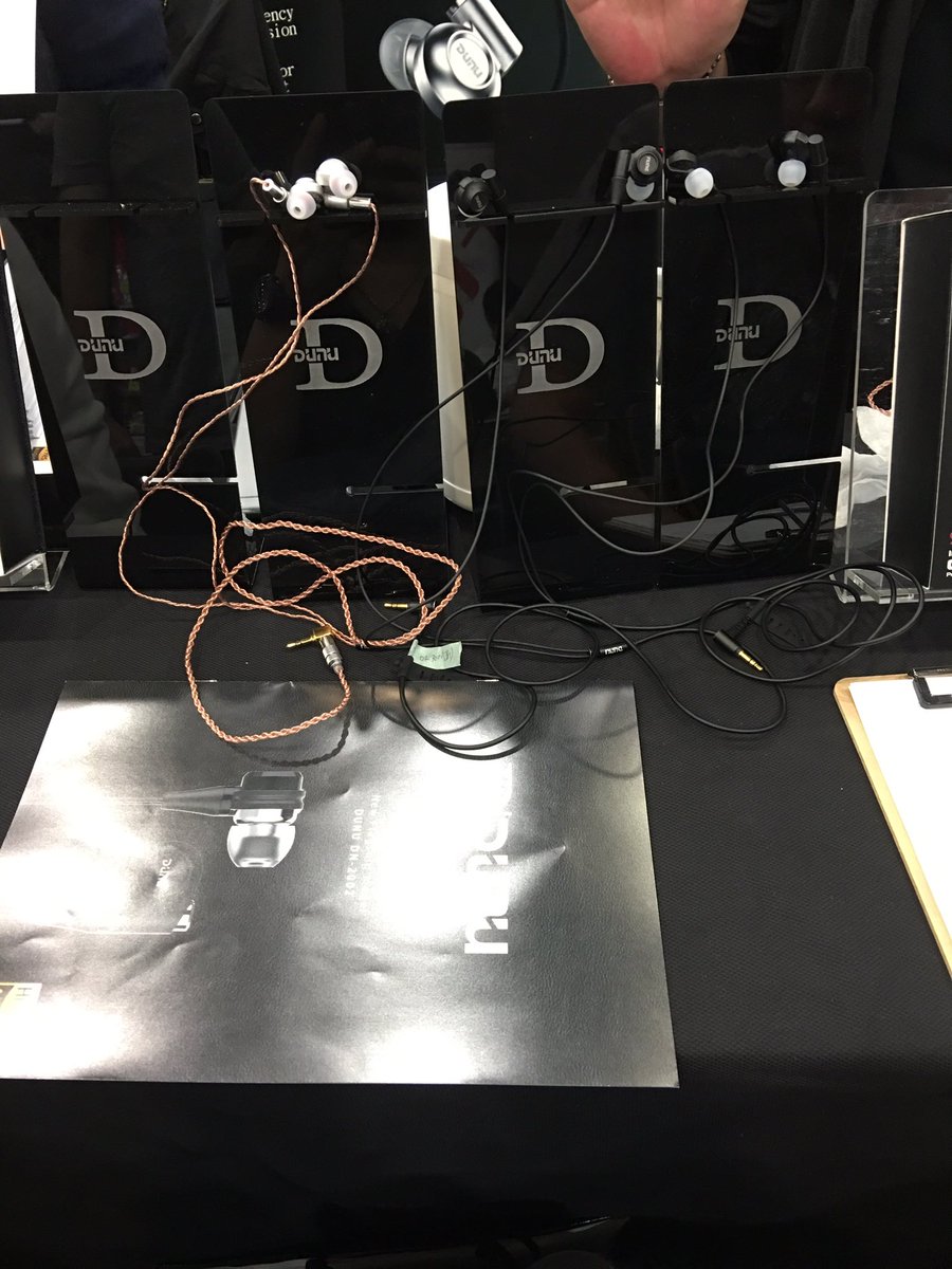 kyaokyao_ch's tweet photo. DUNUのブースでDN-2002を視聴(`ФωФ)評判良いのがわかった♪
SpinFitのイヤピとショッピングバッグもらったよ(`ФωФ)嬉しい♪
#DUNU
#Soundearth https://t.co/W1CeVtlaIO