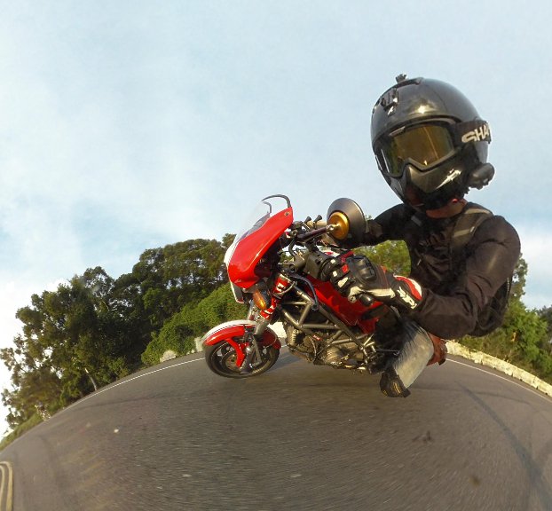 PT_MotoDaily's tweet photo. this DUCATI Monster try to pretend herself as a Honda MSX125
#ducati #monster  #grom  #gromlife #msx125 https://t.co/9UdbIClnFq