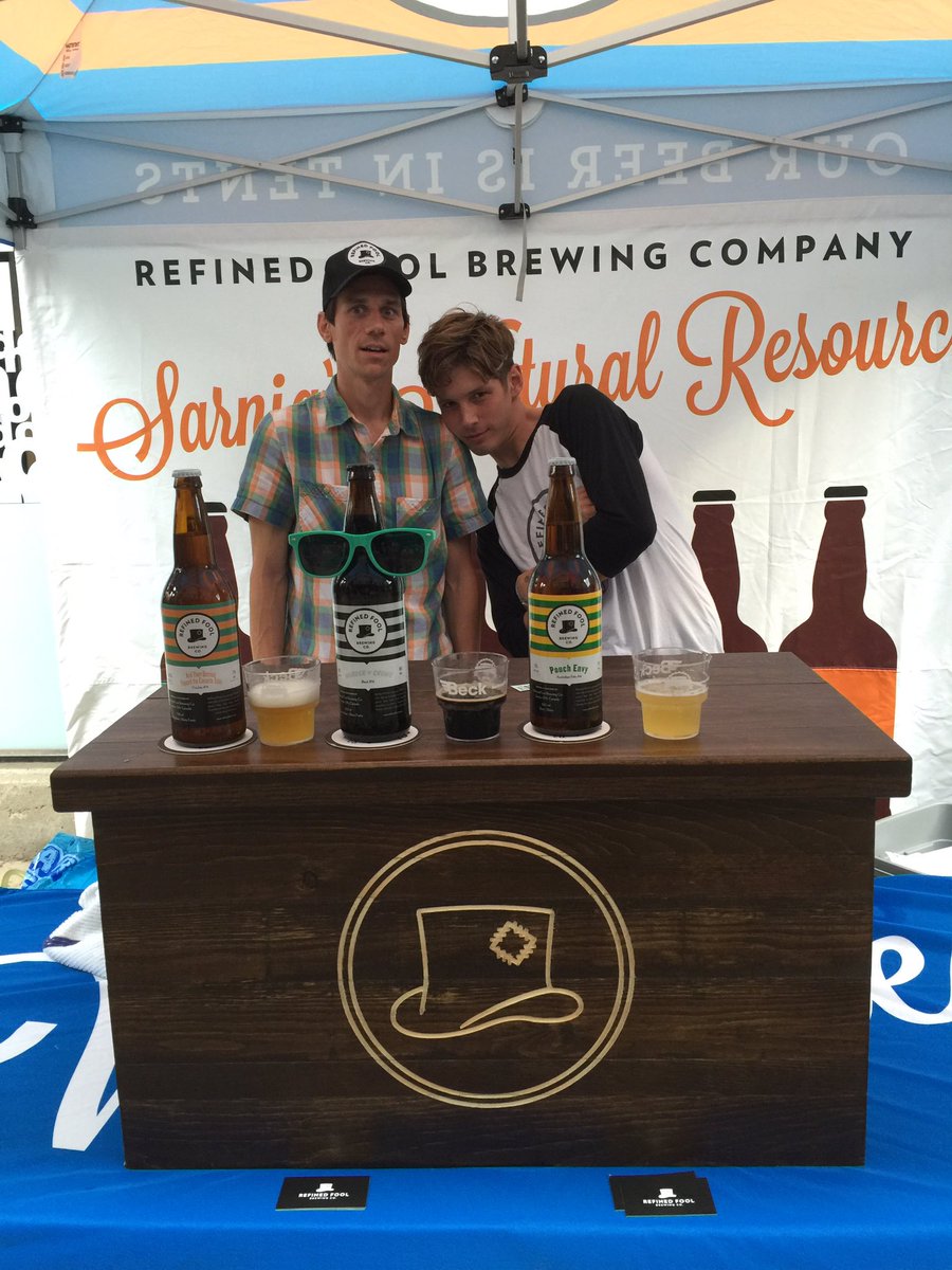 Eat_Car's tweet photo. Let's start the #weekend👍🏻@summercraftbeer #SCBF2016 @DrinkIncEvents @SoCIALLITEVodka @refinedfool @HendersonBeerCo🍻 https://t.co/sGNc8W08Ww