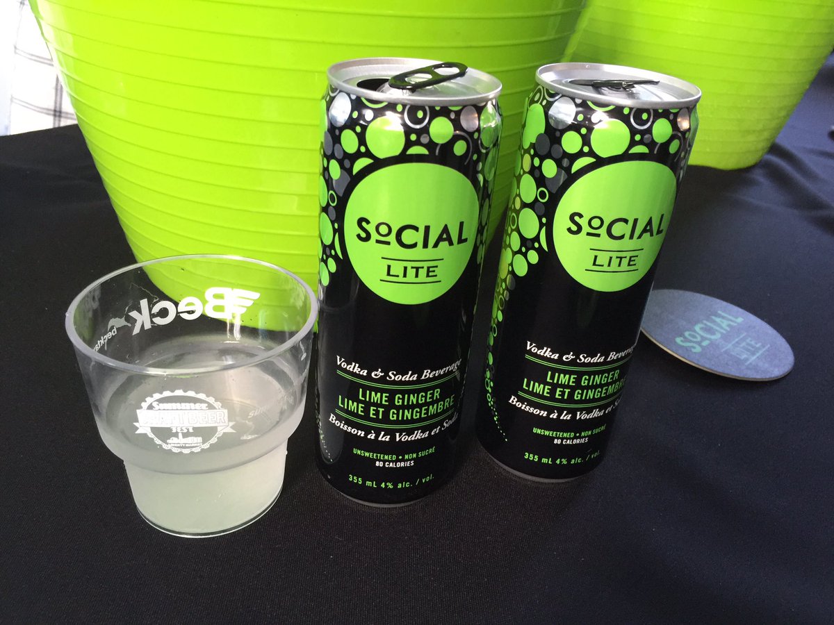 Eat_Car's tweet photo. Let's start the #weekend👍🏻@summercraftbeer #SCBF2016 @DrinkIncEvents @SoCIALLITEVodka @refinedfool @HendersonBeerCo🍻 https://t.co/sGNc8W08Ww