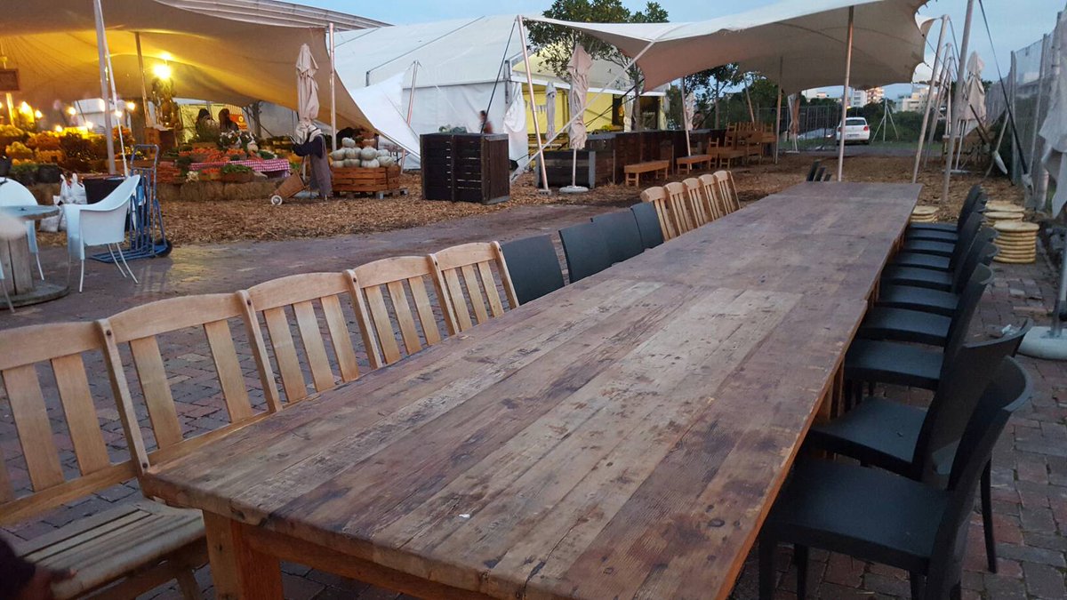 OZCFarm's tweet photo. Your table is ready. #marketday #farmersmarket #ozcf #ozcfarm https://t.co/QSo3CCzEYD