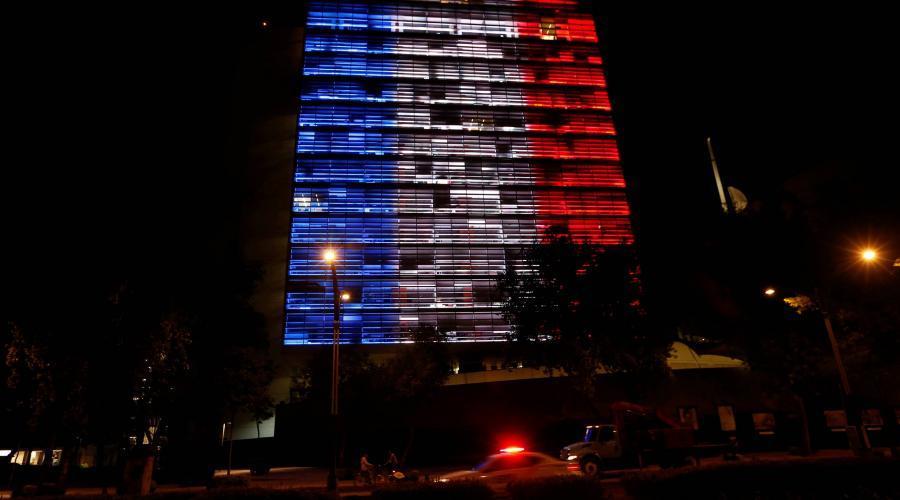 Attentat à Nice. Partout, des monuments « bleu blanc rouge » [photos] ebx.sh/2a4HZ1M